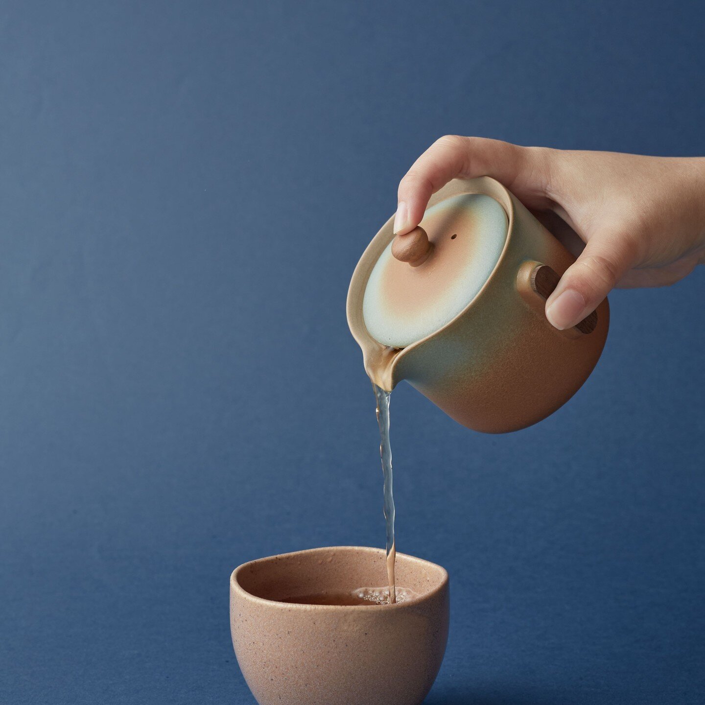 Perfect for your morning ritual, infuse a cup of tea for a sip of serenity. A brand new day awaits.