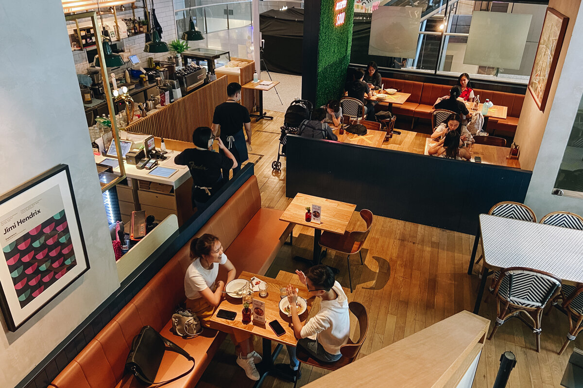 CustomersdiningatTheAssemblyGround